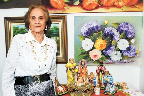 Hoje é dia de um abraço especial a uma das mais conhecidas artistas plásticas de nossa cidade, que é a Oneida Biondi Casadei, há mais de 50 anos pintando quadros maravilhosos. Parabéns a ela e um abraço extensivo ao marido Éber Casadei, com quem forma um 